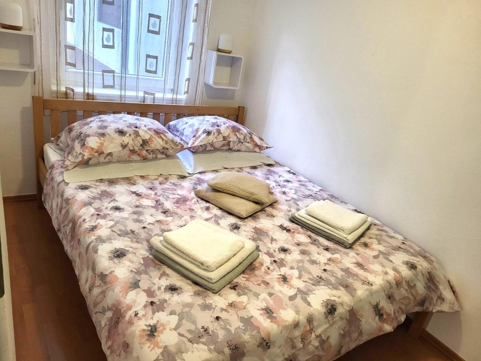 Apartment With Garden In Barbariga Exterior foto